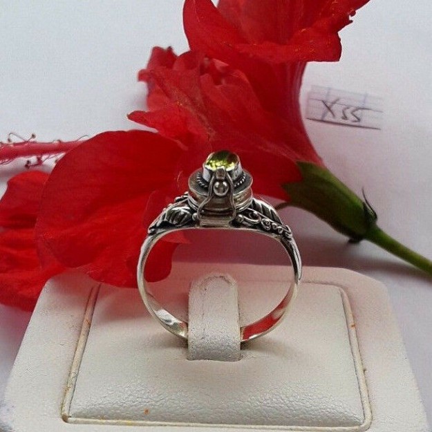 AGNES CREATIONS // BAGUE OUVRANTE POISON A SECRET ARGENT 925 & PERIDOT TAILLE 60