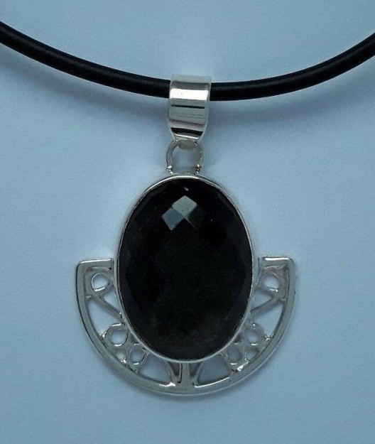 AGNES CREATIONS // BEAU PENDENTIF VINTAGE EN ARGENT 925 ORNE PIERRE SABLE NOIR 