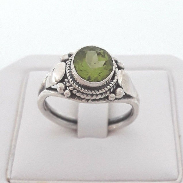 AGNES CREATIONS / BELLE BAGUE FEMME EN ARGENT 925 ORNEE PERIDOT - TAILLE 51