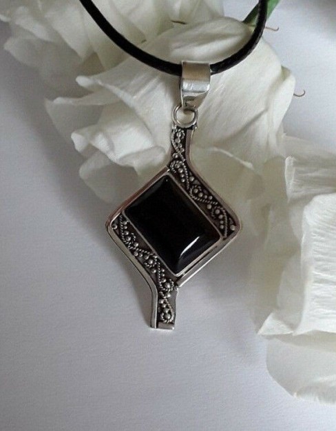 AGNES CREATIONS / Pendentif Femme Style Art Déco en argent 925 & Onyx Noir