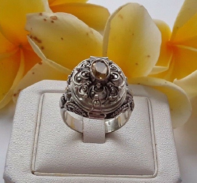 AGNES CREATIONS /BAGUE A SECRET OUVRANTE POISON EN ARGENT & CITRINE TAILLE 62