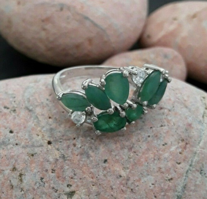 AGNES CREATIONS / Bague de Créateur ornée 7 émeraudes argent 925 - TAILLE 53