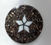 AGNES CREATIONS / IMPORTANT PENDENTIF MEDAILLON RESINE AVEC ROSACE EN NACRE