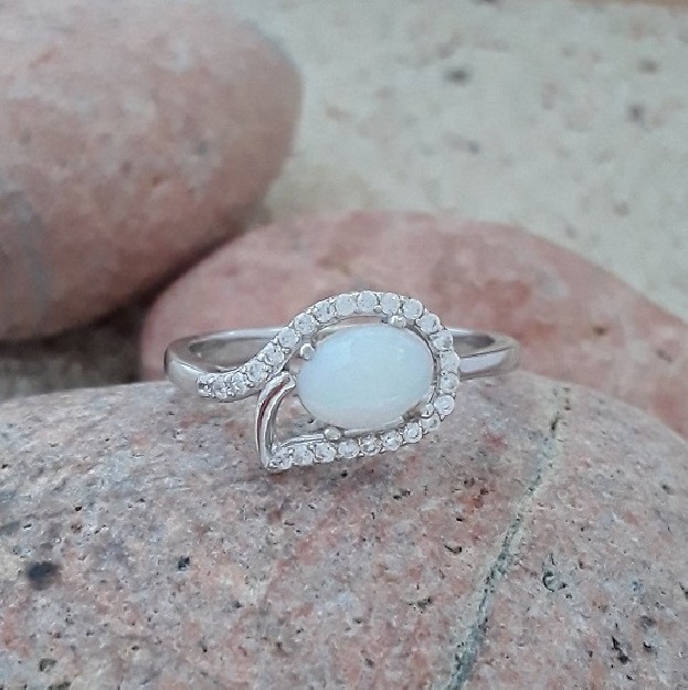 Bague de créateur en Argent 925 ornée d'une Opale - Taille 57