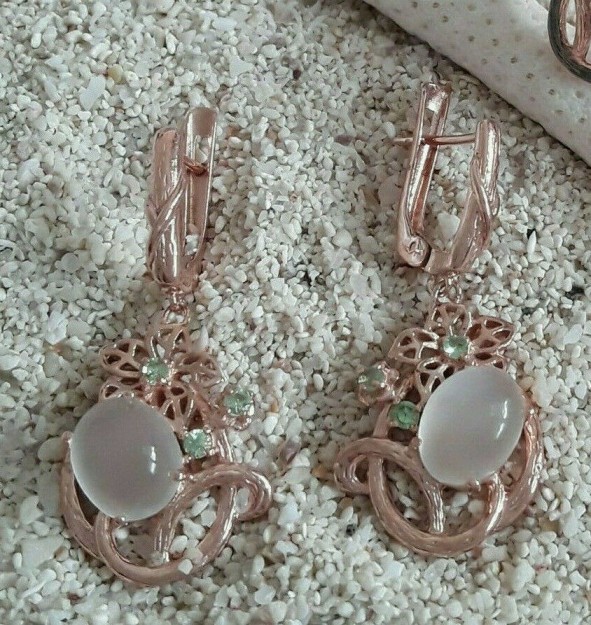 Boucles d'oreilles de Créateur Fleurs ornées de Quartz roses & Péridots , en Vermeil