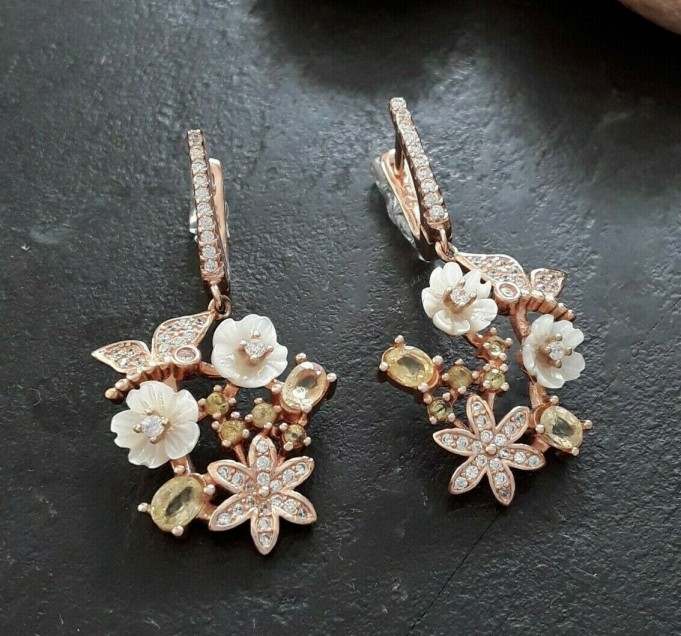 Boucles d'oreilles de Créateur Fleurs ornées de Nacre & Citrines & en Vermeil