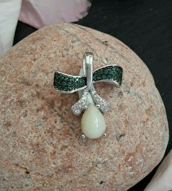 pendentif de créateur noeud orné opale & zirconium argent 925
