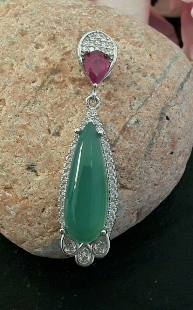 Long Pendentif de créateur orné Aventurine & Rubis argent 925