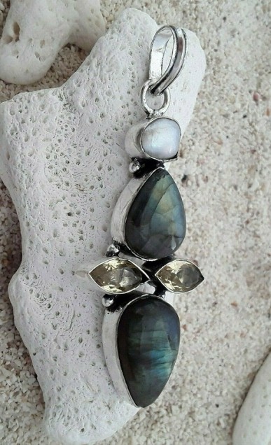 Grand Pendentif orné Labradorite Citrine & Perle Argent plaqué