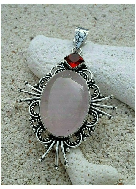 Grand Pendentif orné Quartz rose & Grenat Argent plaqué