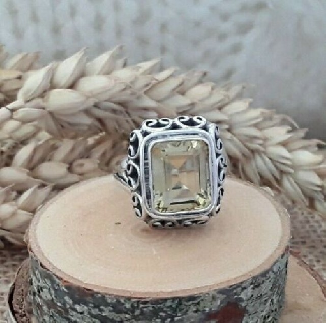 BELLE BAGUE VINTAGE ORNEE CITRINE ARGENT 925 -TAILLE 53