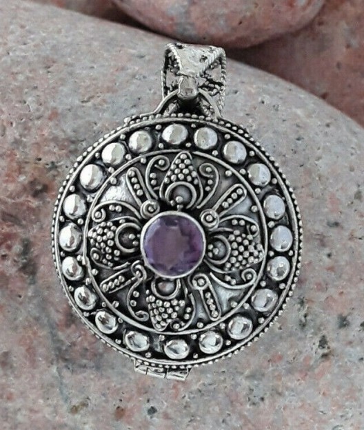 PENDENTIF BOITE A SECRET POISON ORNE AMETHYSTE ARGENT 925