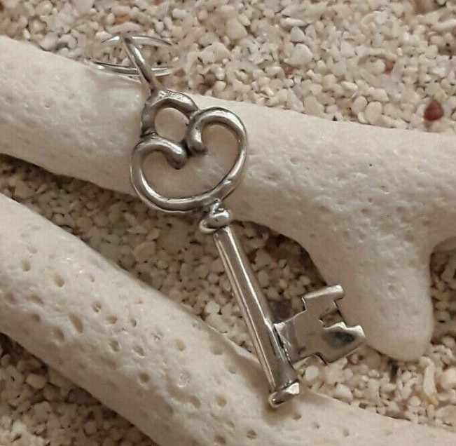 Joli Pendentif clef du bonheur Argent 925