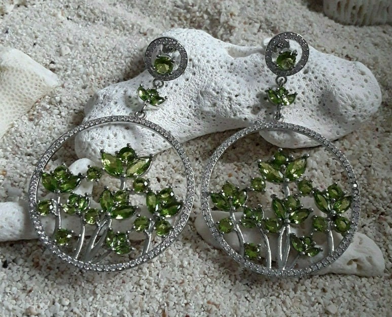 Boucles d'oreilles Géantes mode argent plaqué Péridots verts