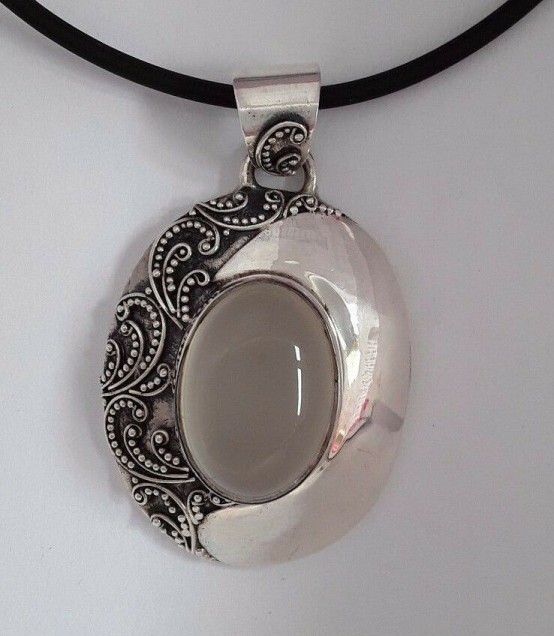  AGNES CREATIONS / JOLI PENDENTIF MEDAILLON ARGENT 925 ORNE D'UNE PIERRE DE LUNE