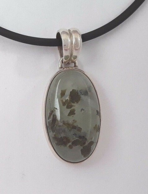  AGNES CREATIONS // JOLI PENDENTIF MODERNE EN ARGENT 925 ORNE D'UNE PREHNITE