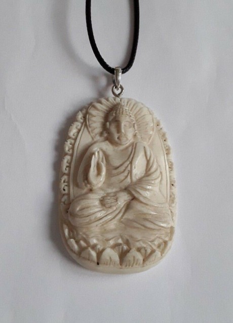 AGNES CREATIONS / PENDENTIF BOUDDHA ZEN INDE TIBET BOUDDHISME OS SCULPTE MAIN 