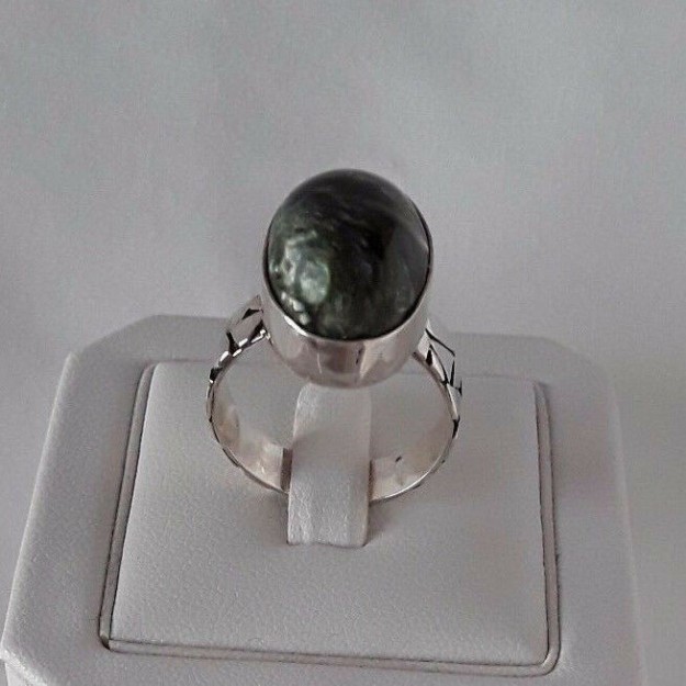 BELLE BAGUE EN ARGENT 925 ORNEE D'UNE SERAPHINITE - TAILLE 59