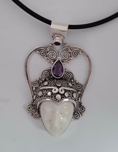 AGNES CREATIONS / SUPERBE PENDENTIF EN ARGENT 925 & OS SCULPTE ORNE D'AMETHYSTES