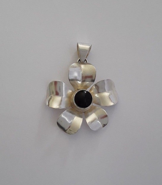 Beau Pendentif en Argent 925 Fleur Rock & Glam orné onyx