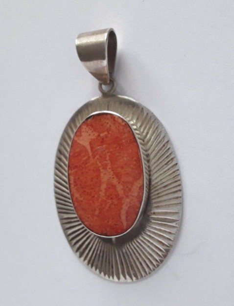 AGNES CREATIONS / BEAU PENDENTIF VINTAGE EN ARGENT 925 & CORAIL GORGONE