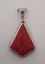 AGNES CREATIONS // JOLI PENDENTIF PYRAMIDE EN CORAIL GORGONE & ARGENT 925 