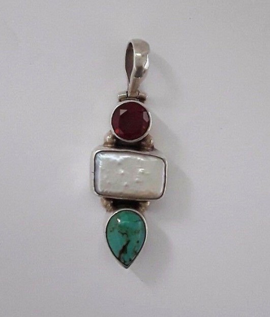 AGNES CREATIONS / BEAU PENDENTIF ARGENT 925 ORNE GRENAT DE NACRE & TURQUOISE