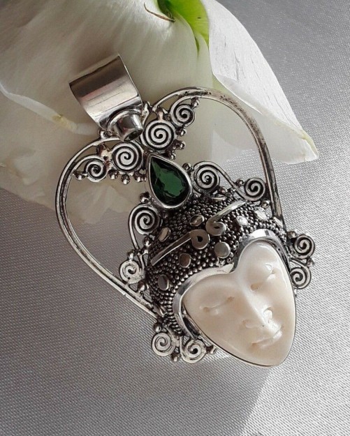 AGNES CREATIONS / PENDENTIF FEMME ARGENT 925 & OS SCULPTE ORNE EMERAUDE PERIDOT